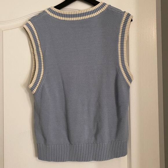 TNA light pale blue v neck sweater vest NWOT - Picture 3 of 3